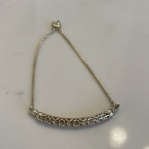 Kendra Scott Gilly Link Chain bracelet. Gold tone - Picture 2 of 3